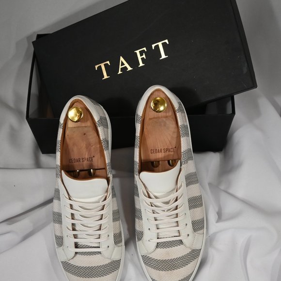 TAFT - The Sneaker in Gray Stripes NEAR MINT COND - Picture 3 of 6